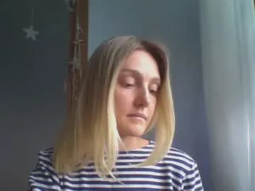 elyrasnarl – webcam model profile photo