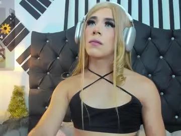 kenia_fox1's Thumb Image