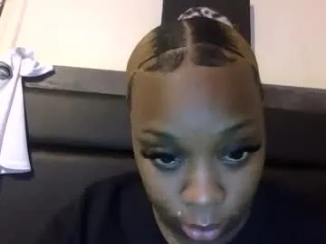 profitangels25 – webcam model profile photo