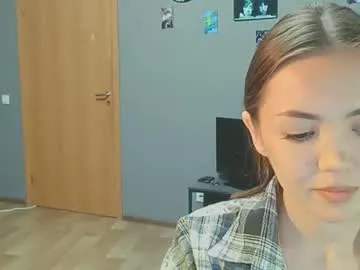 sweetieee_kira's Thumb Image