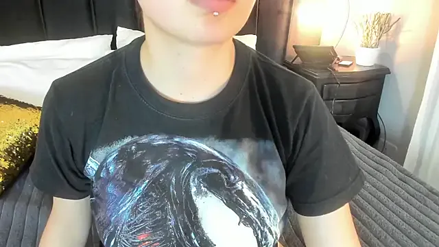 Adeelinee's Thumb Image