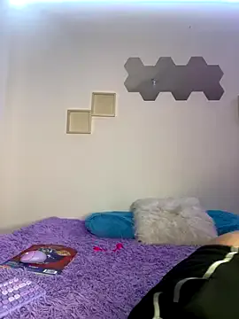 Aliceee_11 – webcam model profile photo