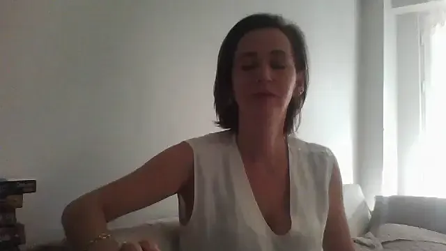 ArianaStarr – webcam model profile photo