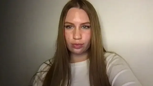 goodgirl2332 – webcam model profile photo