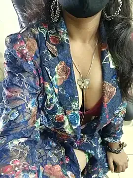 Hey_Jully – webcam model profile photo