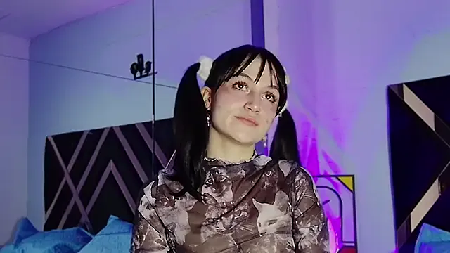 LolaYun – webcam model profile photo