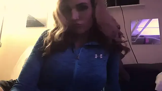 MaddisonX – webcam model profile photo