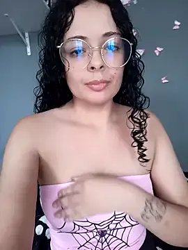 NinaSweet2 – webcam model profile photo