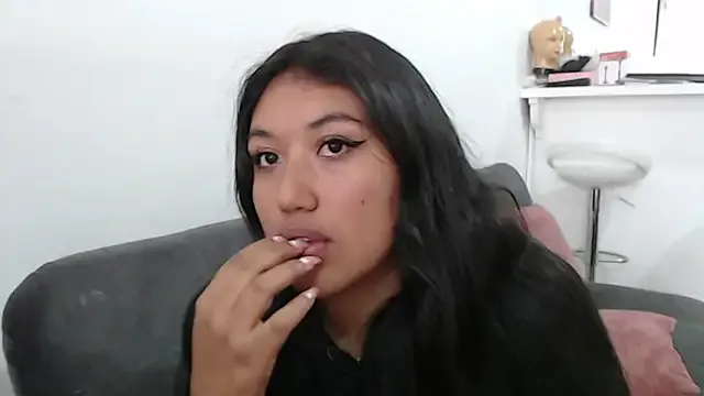 SharaRous – webcam model profile photo