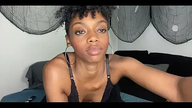 Trixie_luv1 – webcam model profile photo