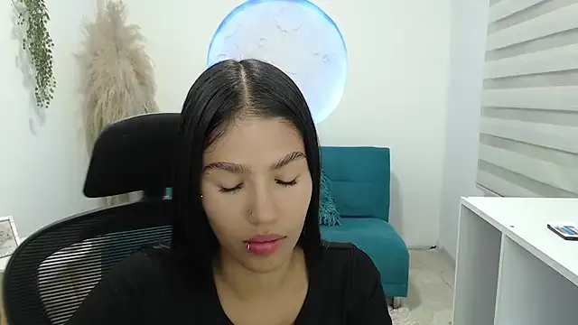 valeria-duarte – webcam model profile photo