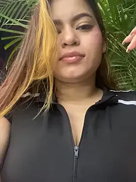 Yaqui_elle – webcam model profile photo