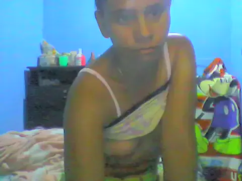 yinnatthh – webcam model profile photo